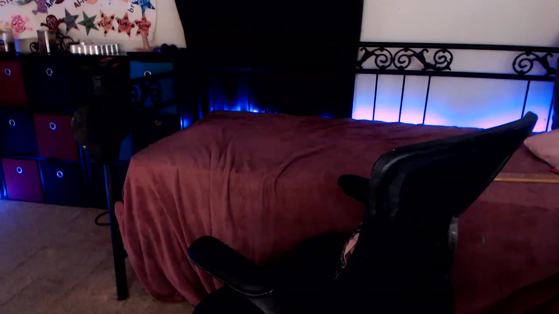 Gallery image thumbnail from SouthernSkye's myfreecams stream on, 03/18/2023, 05:50 image 5 of 20