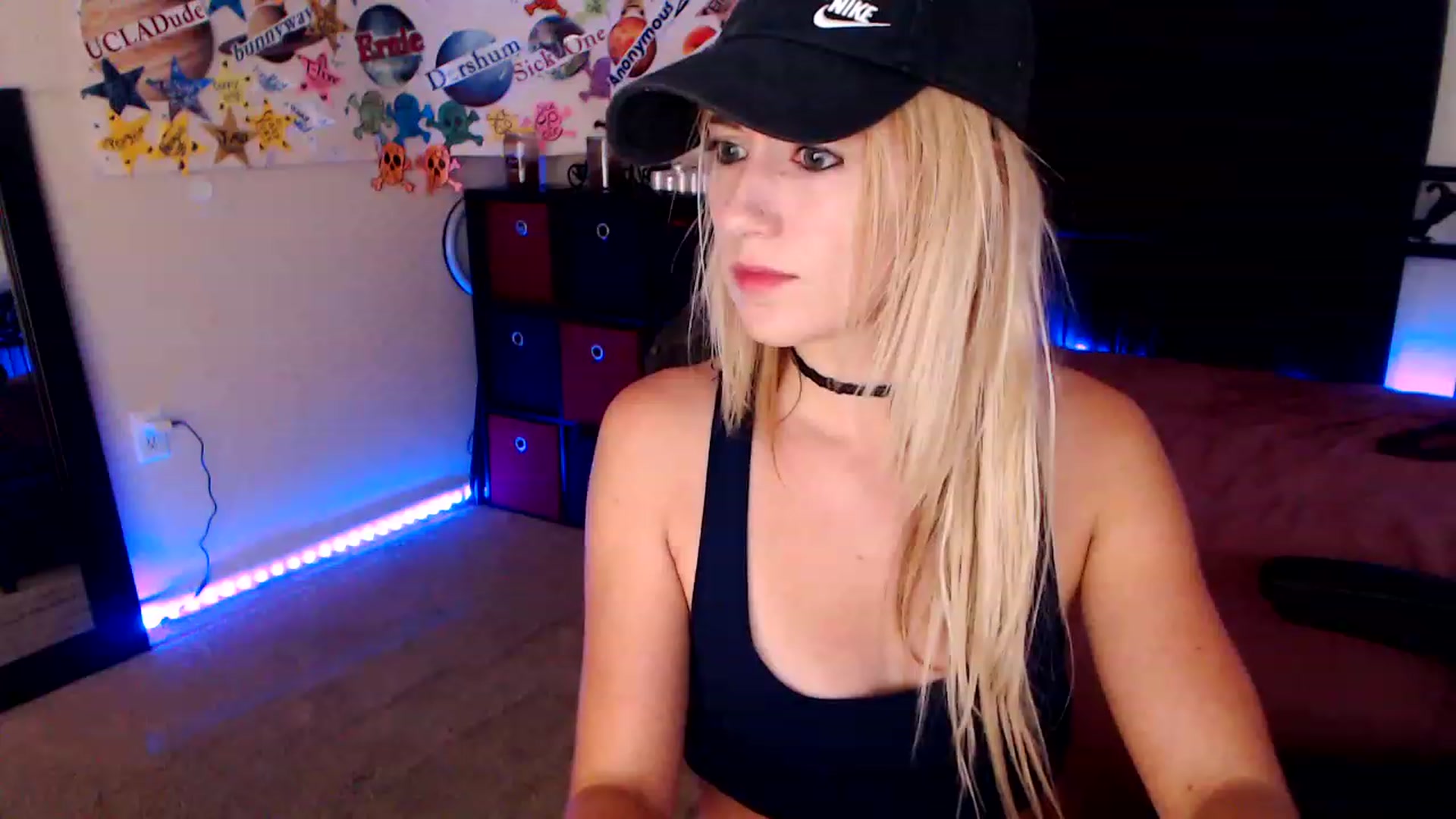 Gallery image thumbnail from SouthernSkye's myfreecams stream on, 03/18/2023, 07:30 image 3 of 20