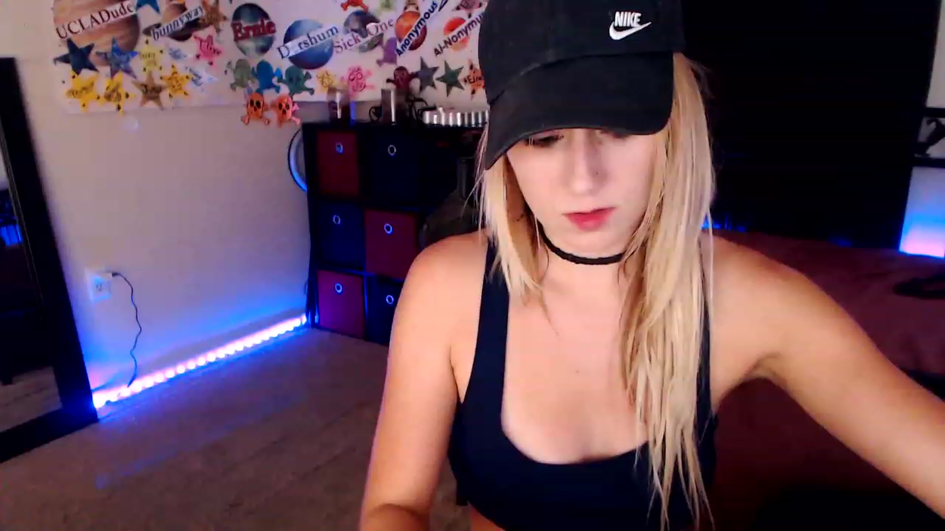 Gallery image thumbnail from SouthernSkye's myfreecams stream on, 03/18/2023, 07:30 image 2 of 20