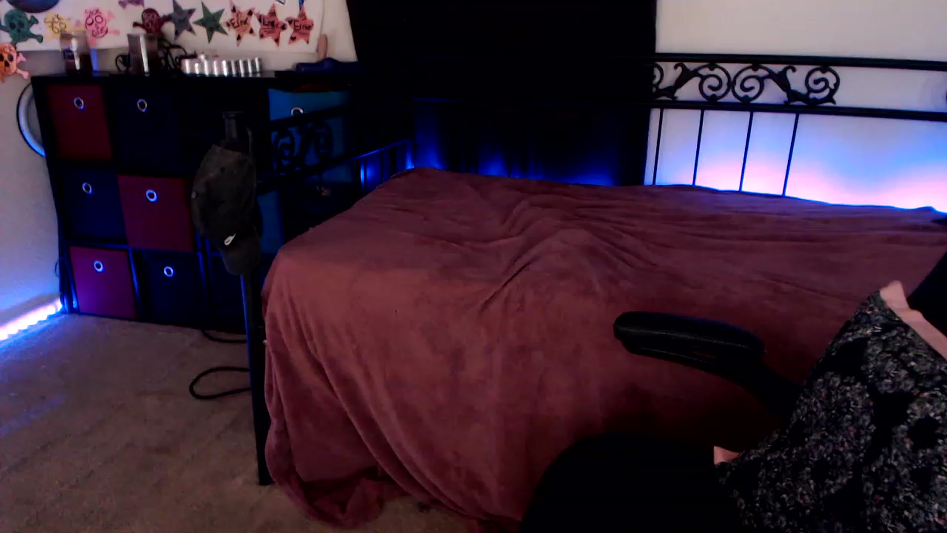 Gallery image thumbnail from SouthernSkye's myfreecams stream on, 03/19/2023, 05:20 image 13 of 20