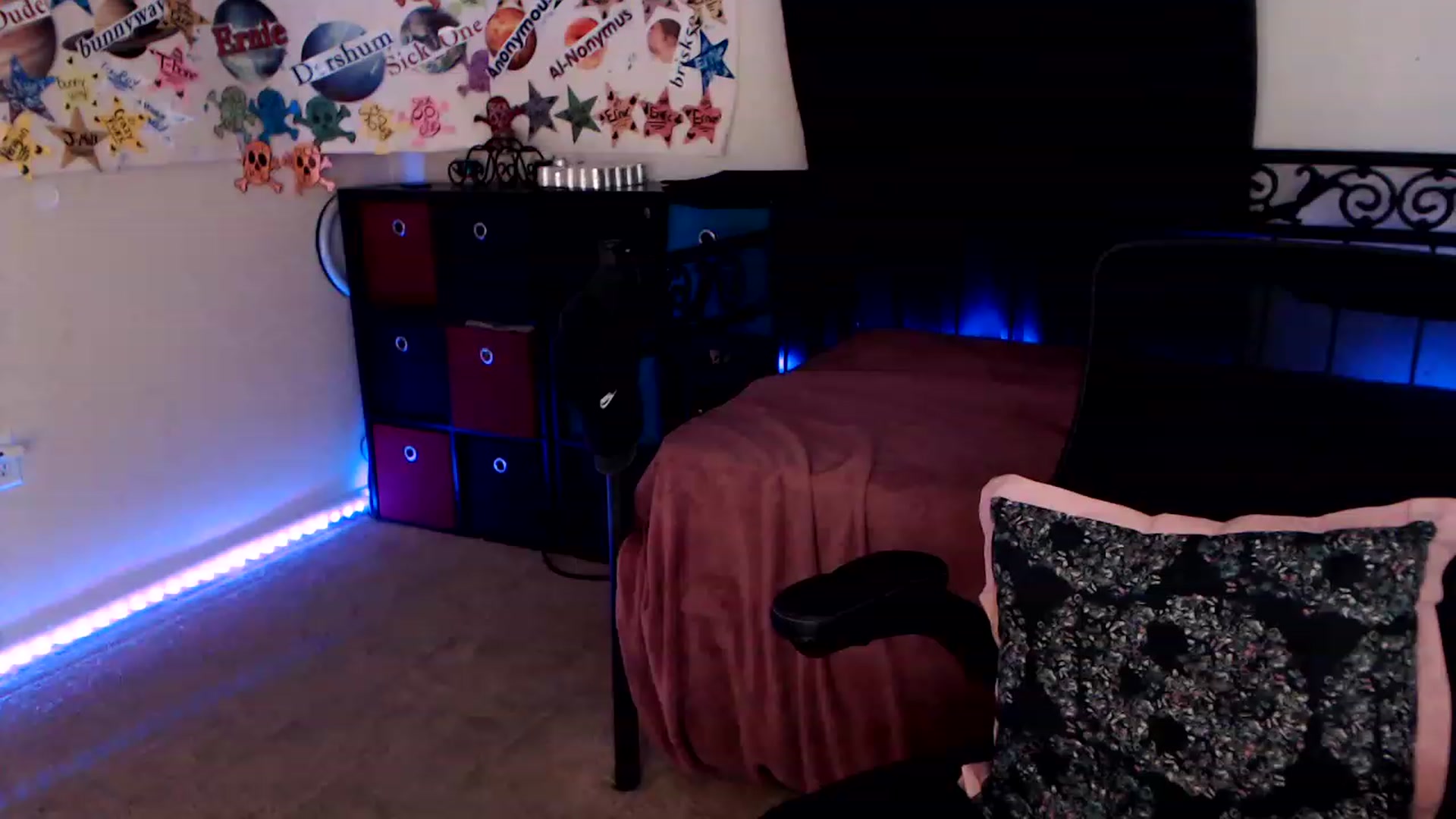 Gallery image thumbnail from SouthernSkye's myfreecams stream on, 03/24/2023, 05:10 image 14 of 20