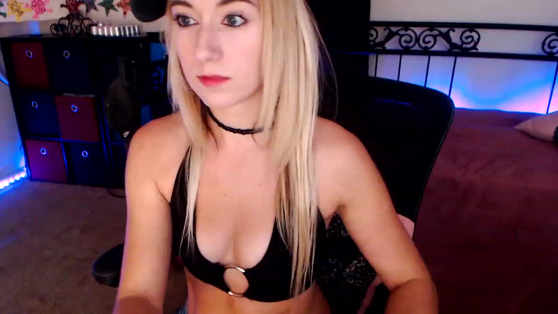 Gallery image thumbnail from SouthernSkye's myfreecams stream on, 03/24/2023, 06:29 image 2 of 20