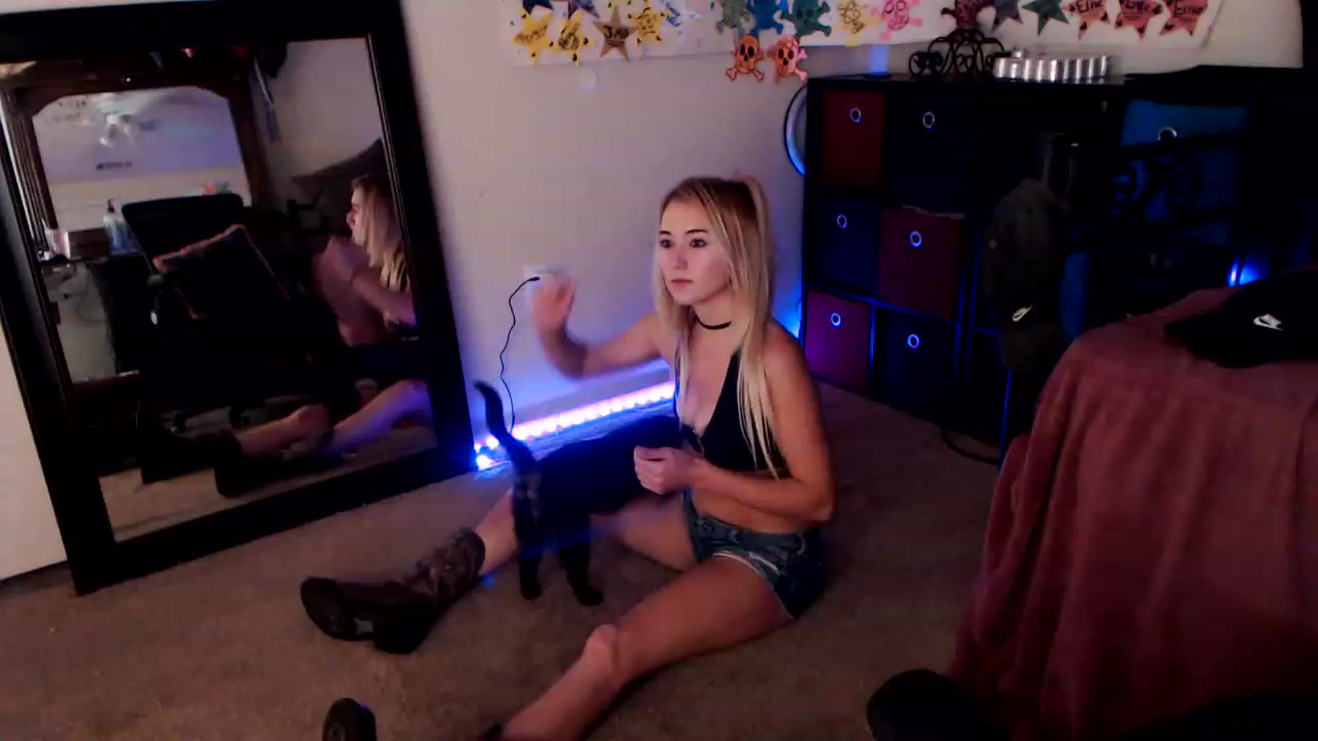 Gallery image thumbnail from SouthernSkye's myfreecams stream on, 03/24/2023, 06:29 image 16 of 20
