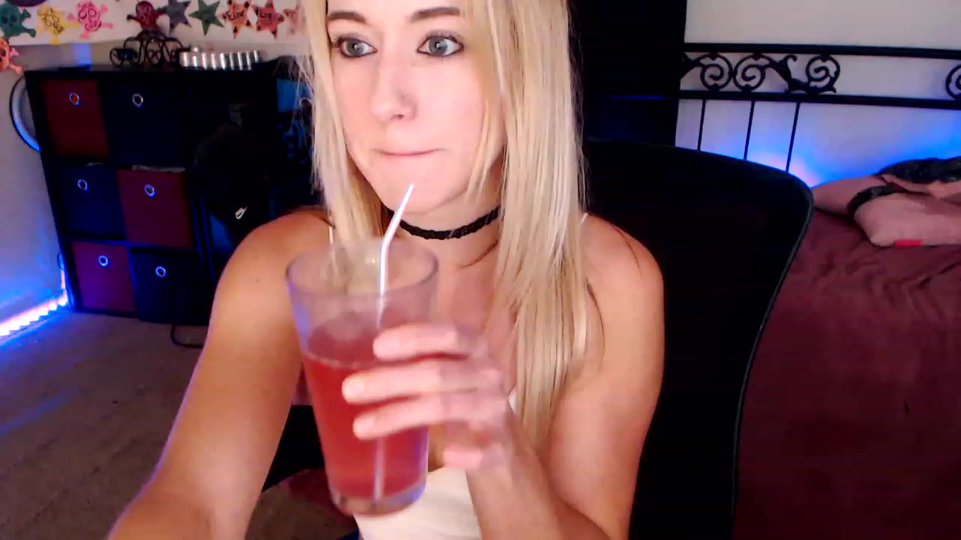 Gallery image thumbnail from SouthernSkye's myfreecams stream on, 03/26/2023, 07:59 image 6 of 20