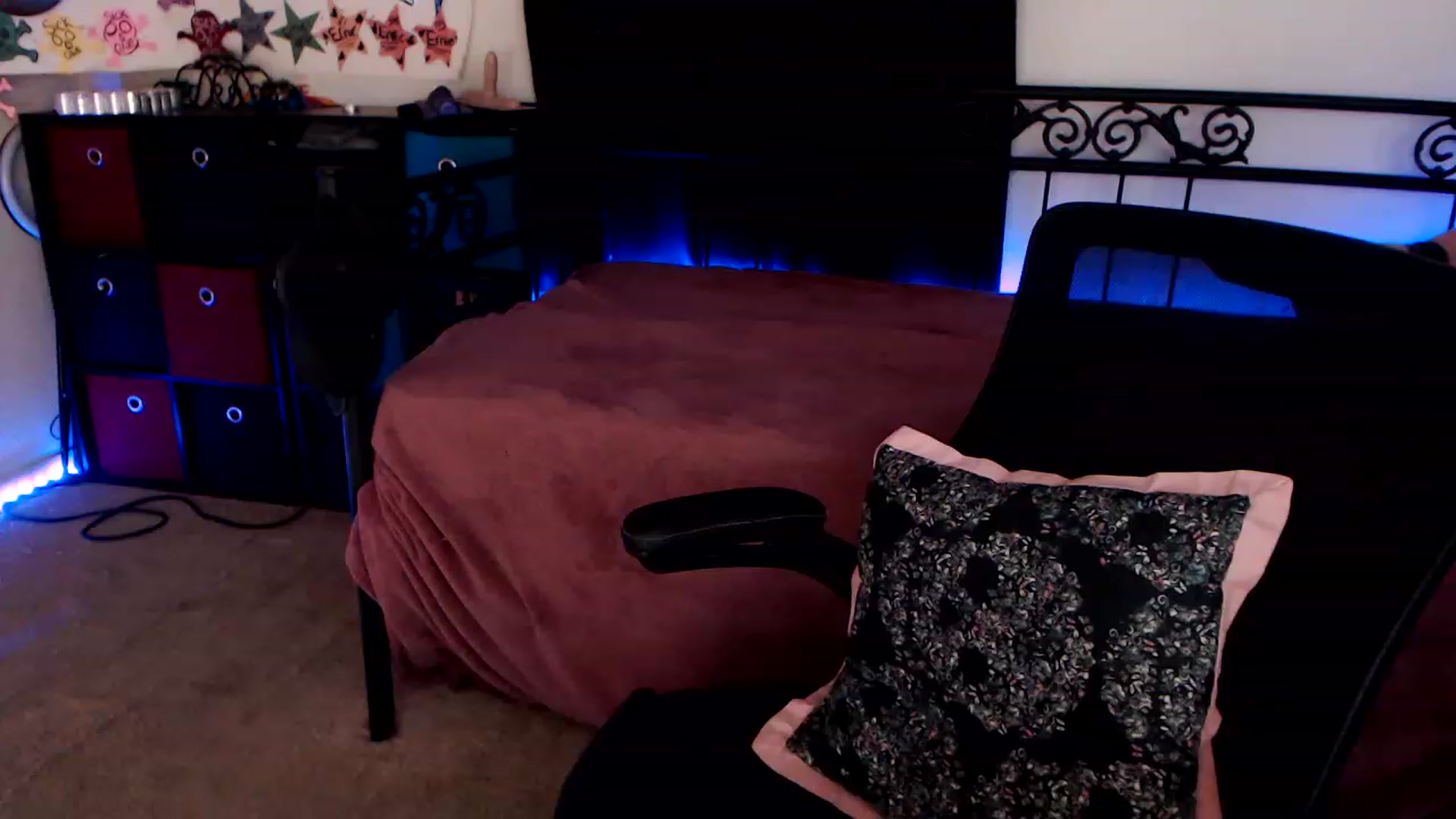 Gallery image thumbnail from SouthernSkye's myfreecams stream on, 04/12/2023, 05:02 image 10 of 20