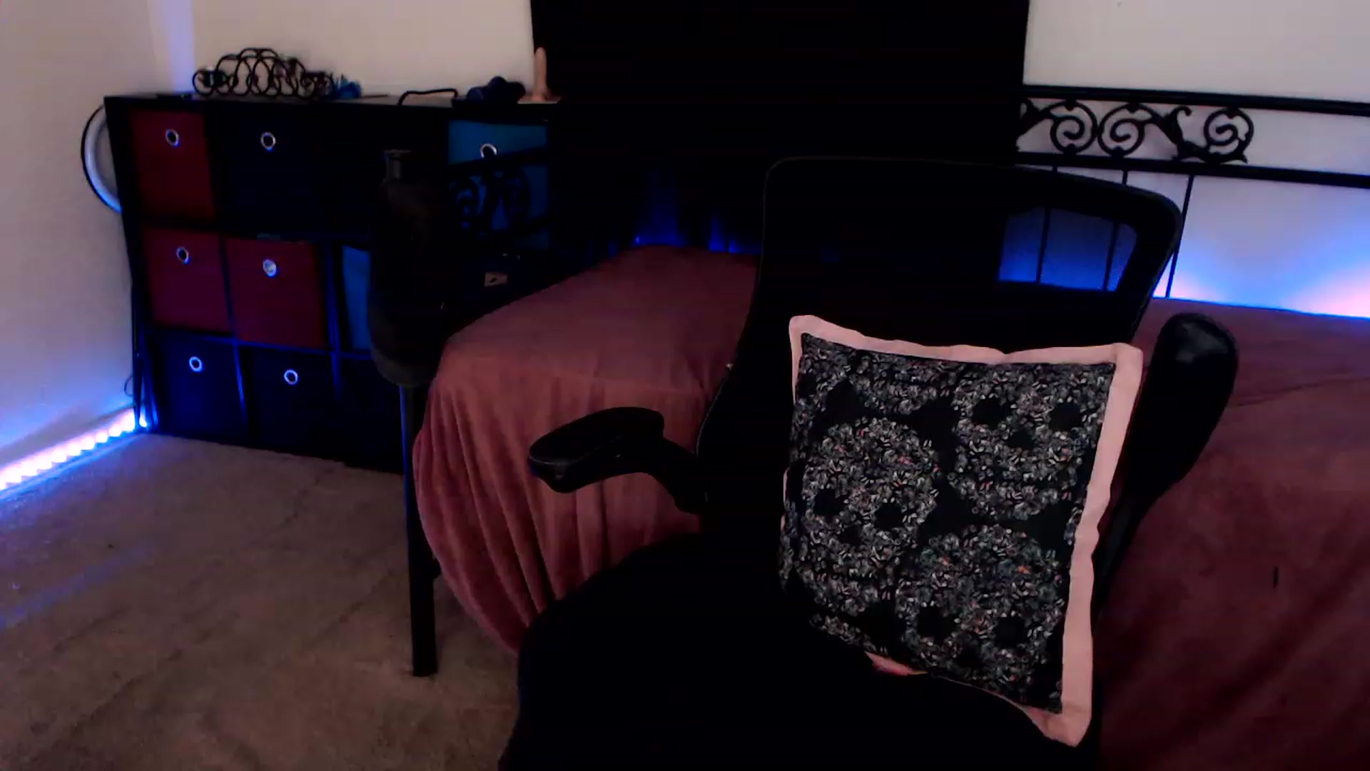 Gallery image thumbnail from SouthernSkye's myfreecams stream on, 04/29/2023, 06:23 image 7 of 20