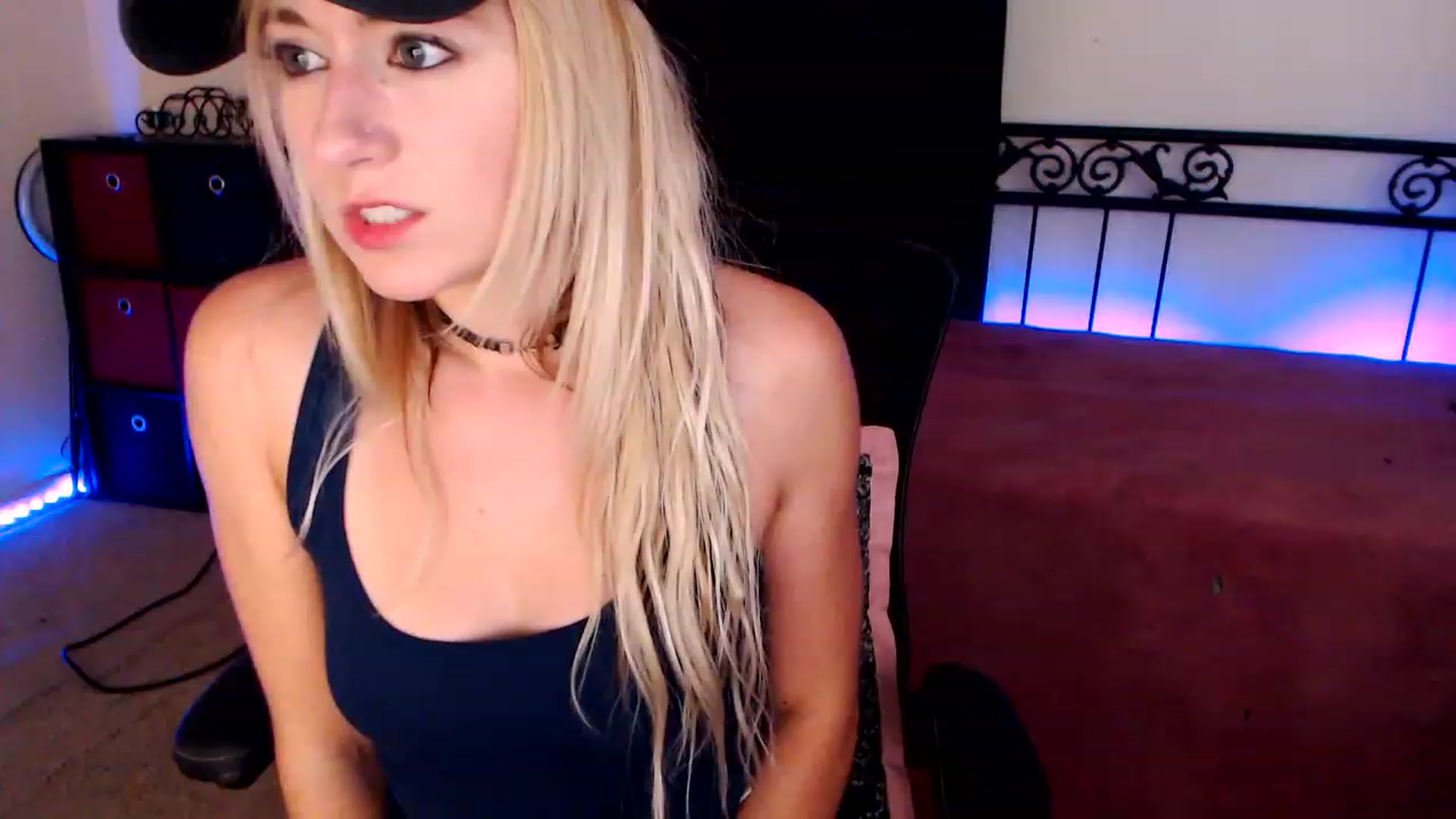 Gallery image thumbnail from SouthernSkye's myfreecams stream on, 04/29/2023, 07:39 image 8 of 20