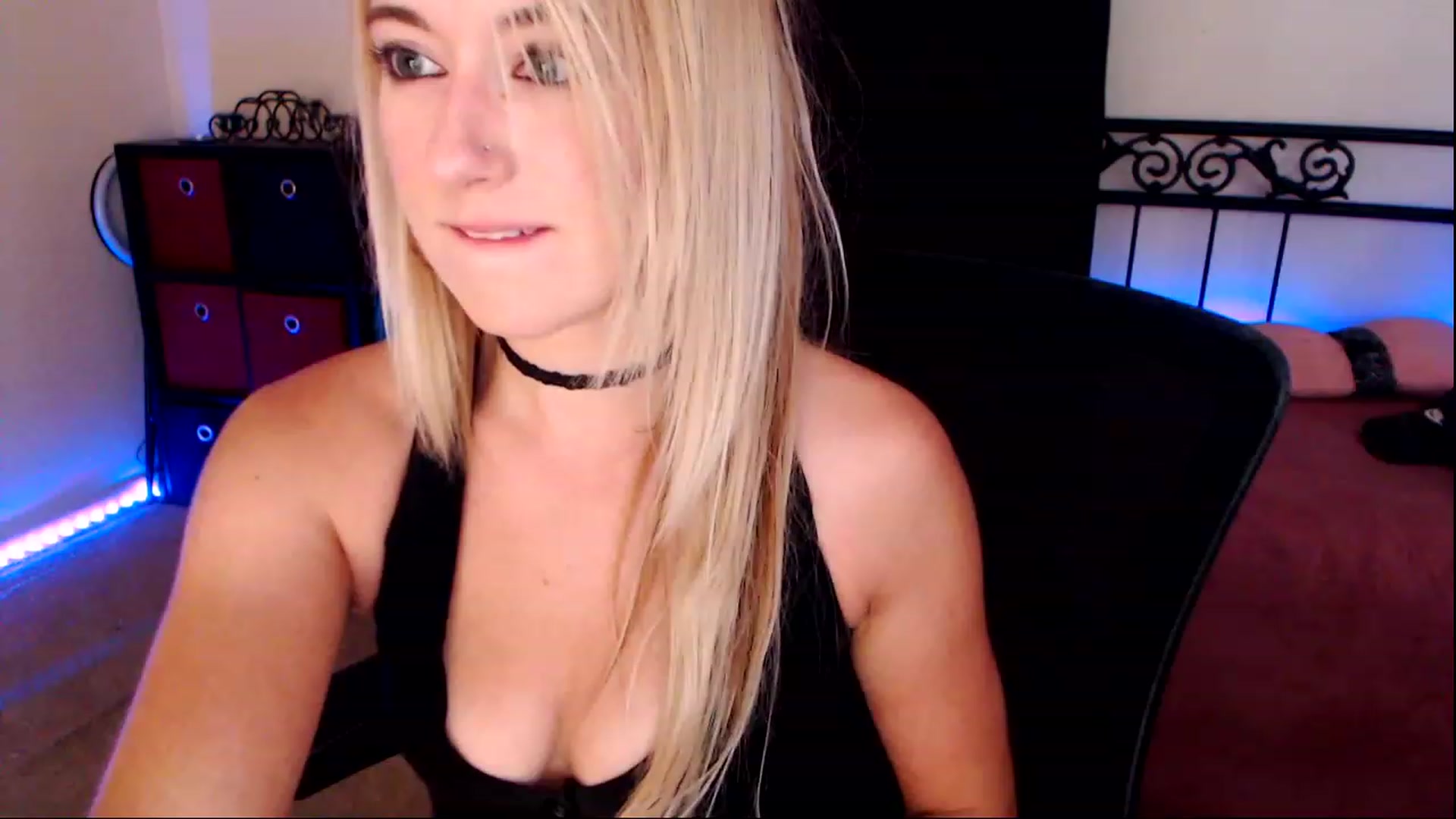 Gallery image thumbnail from SouthernSkye's myfreecams stream on, 05/01/2023, 04:38 image 11 of 20