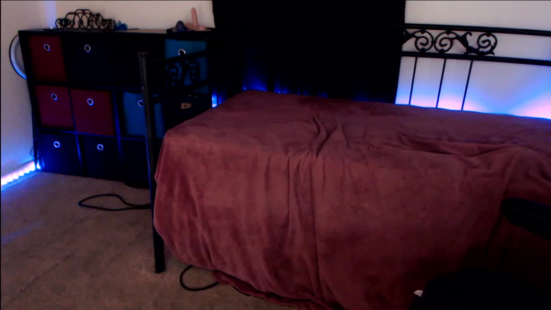 Gallery image thumbnail from SouthernSkye's myfreecams stream on, 05/01/2023, 06:49 image 1 of 20