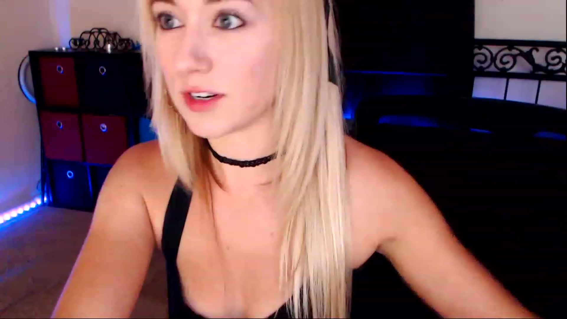 Gallery image thumbnail from SouthernSkye's myfreecams stream on, 05/05/2023, 05:06 image 5 of 20