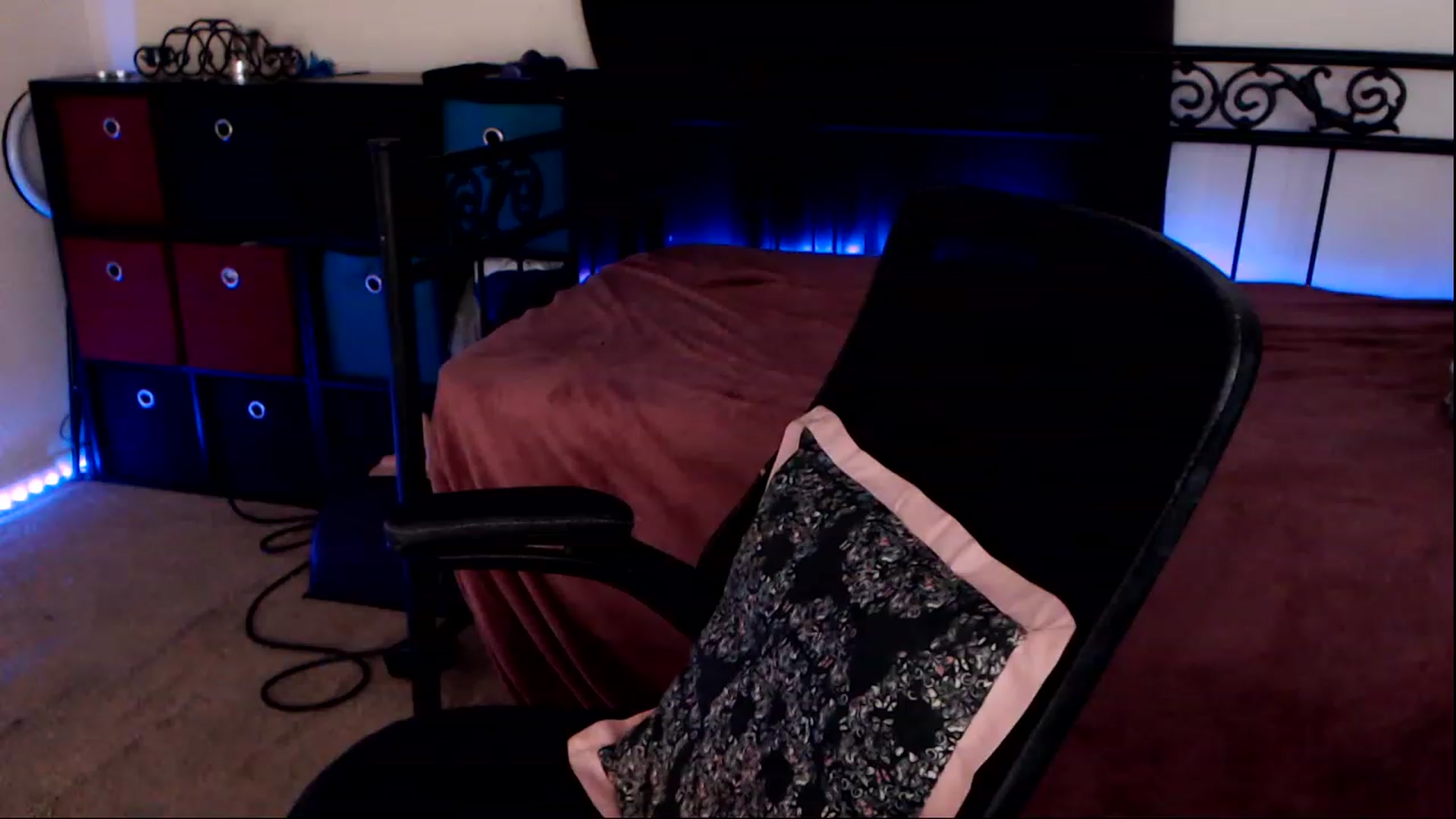 Gallery image thumbnail from SouthernSkye's myfreecams stream on, 05/05/2023, 06:43 image 11 of 20