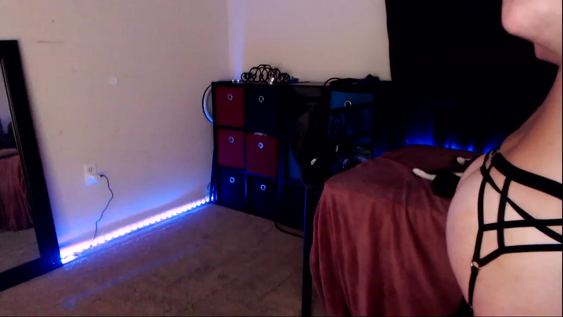 Gallery image thumbnail from SouthernSkye's myfreecams stream on, 05/09/2023, 07:07 image 13 of 20
