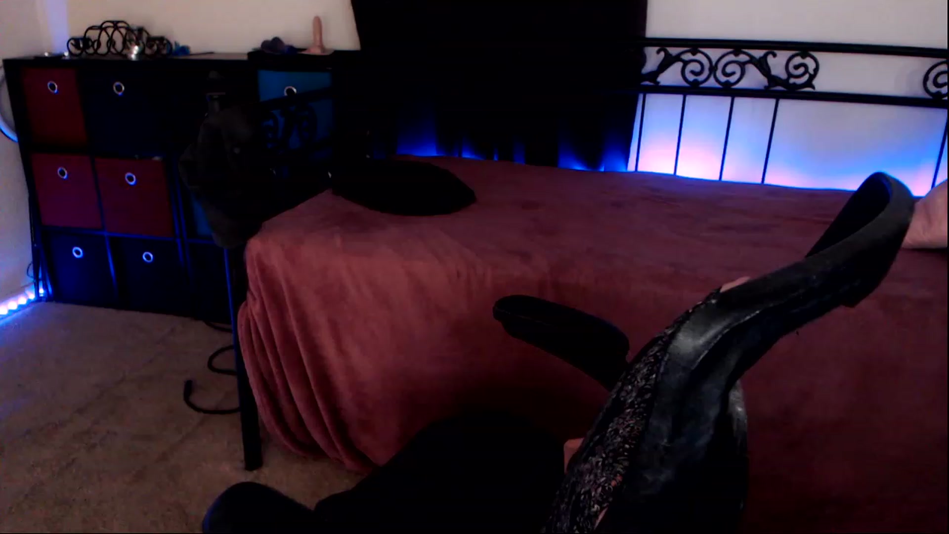 Gallery image thumbnail from SouthernSkye's myfreecams stream on, 05/11/2023, 06:37 image 4 of 20