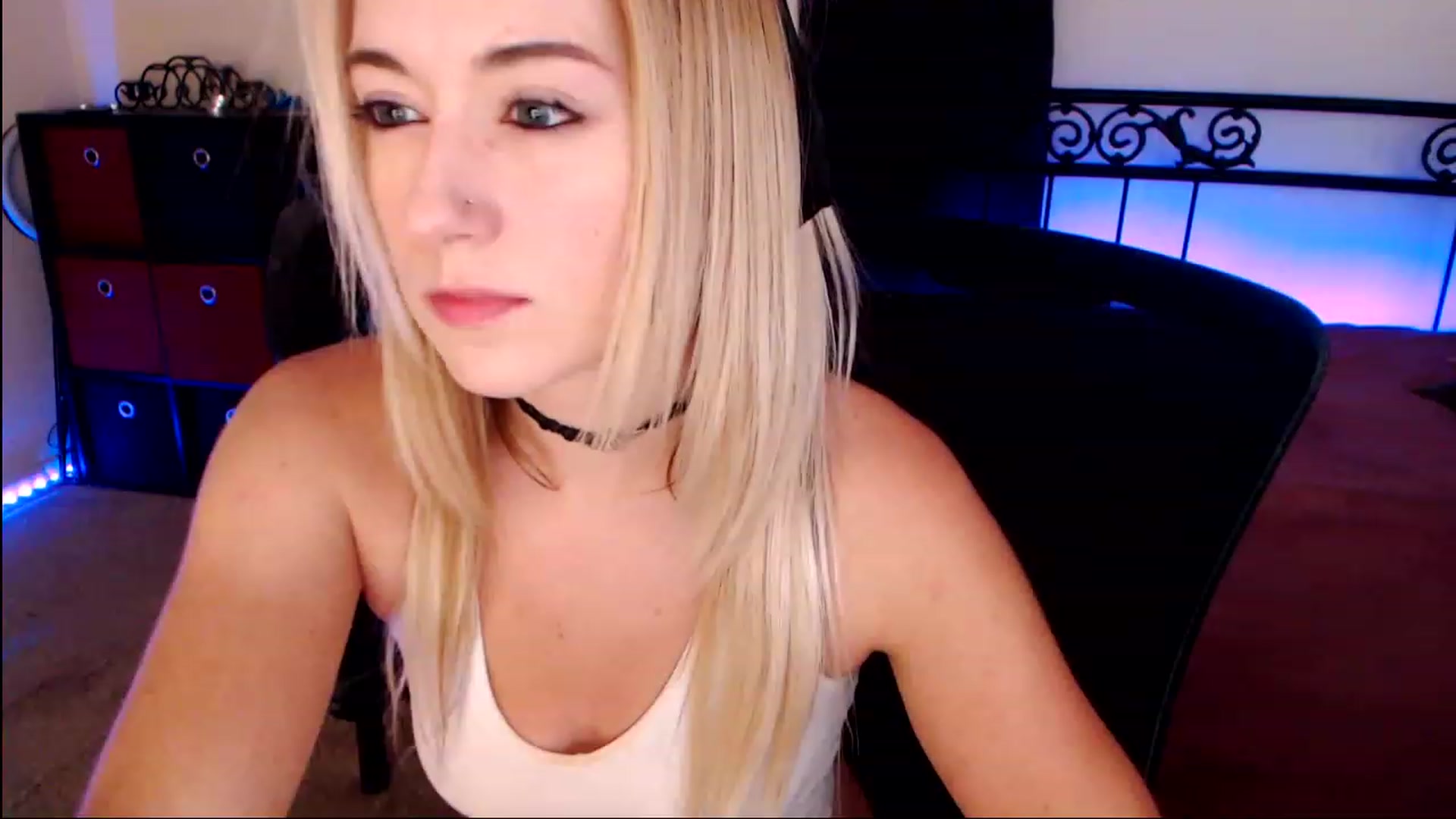 Gallery image thumbnail from SouthernSkye's myfreecams stream on, 05/12/2023, 05:27 image 2 of 20