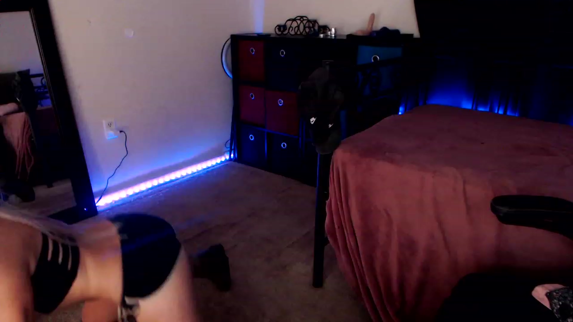 Gallery image thumbnail from SouthernSkye's myfreecams stream on, 05/20/2023, 06:42 image 9 of 20