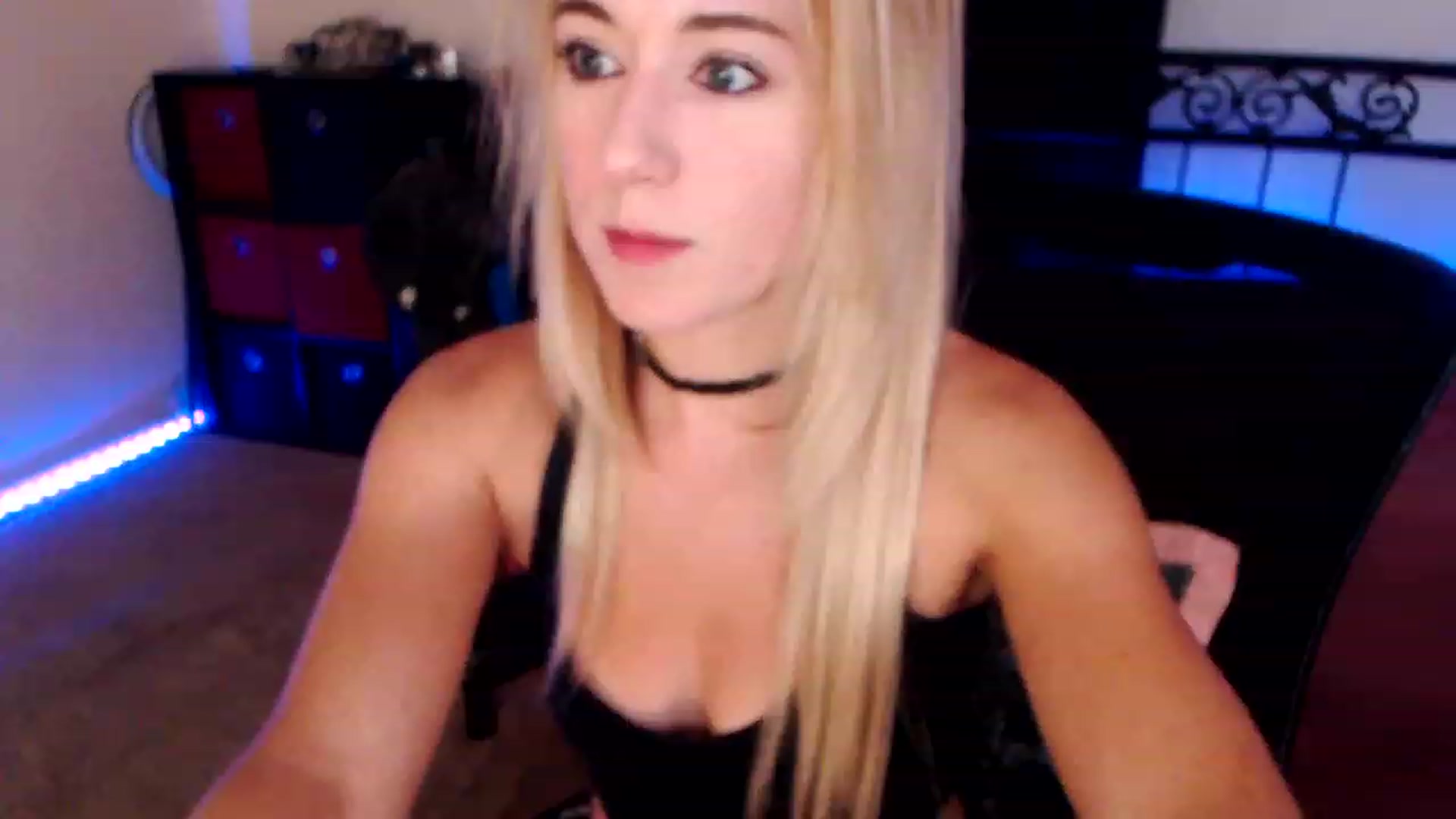 Gallery image thumbnail from SouthernSkye's myfreecams stream on, 05/20/2023, 06:42 image 6 of 20