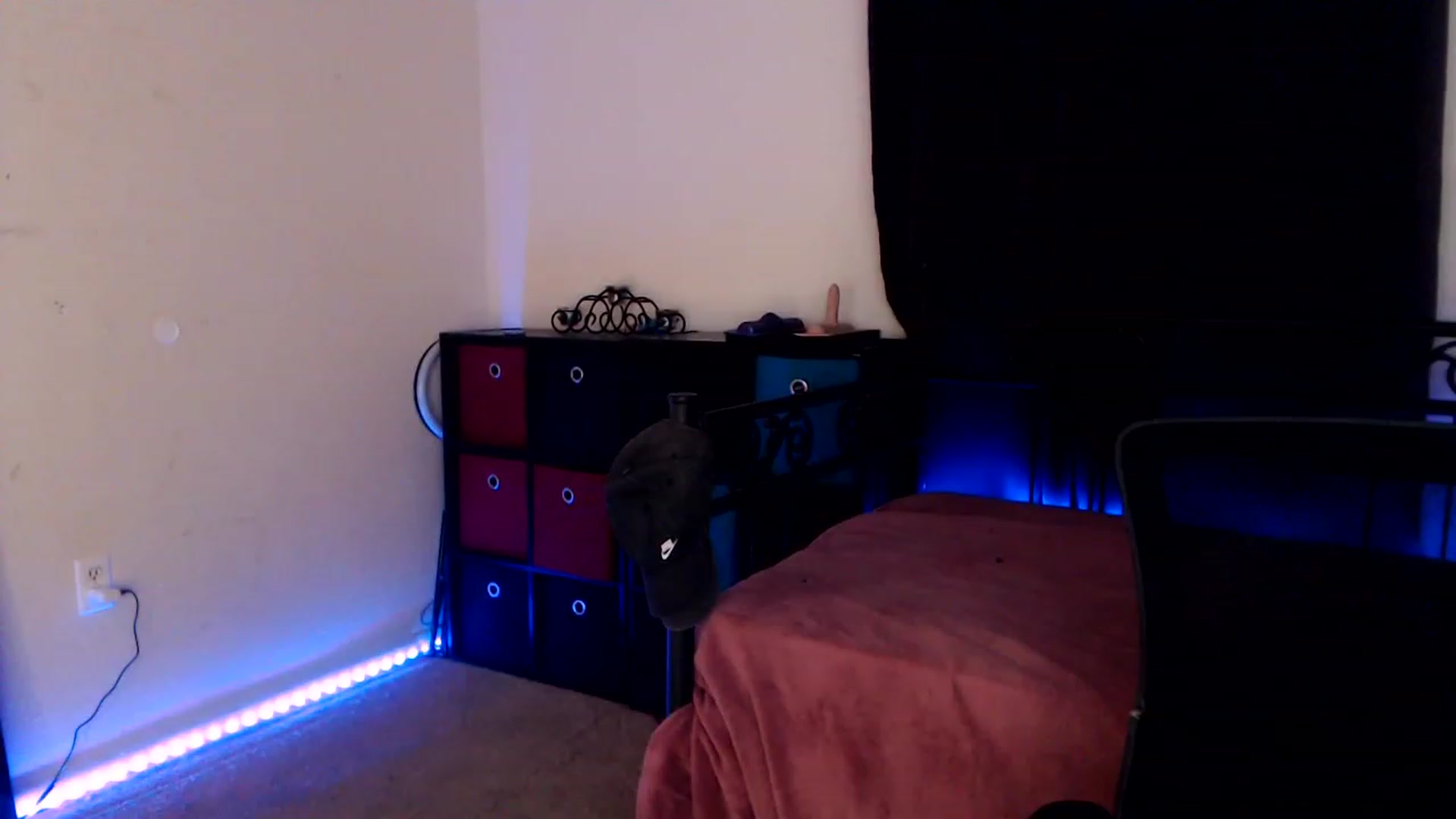 Gallery image thumbnail from SouthernSkye's myfreecams stream on, 05/22/2023, 07:34 image 9 of 20