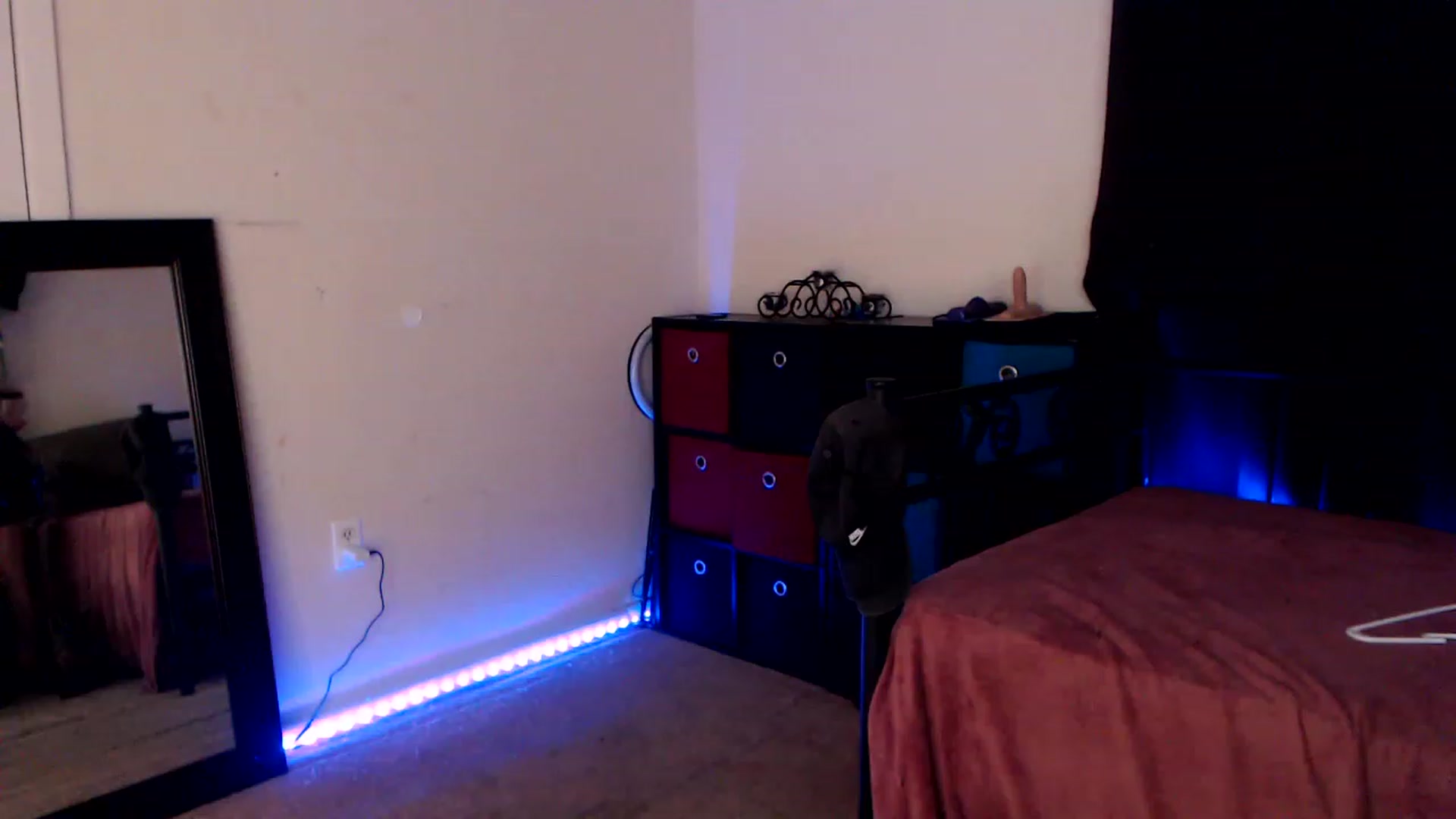 Gallery image thumbnail from SouthernSkye's myfreecams stream on, 05/25/2023, 05:53 image 14 of 20
