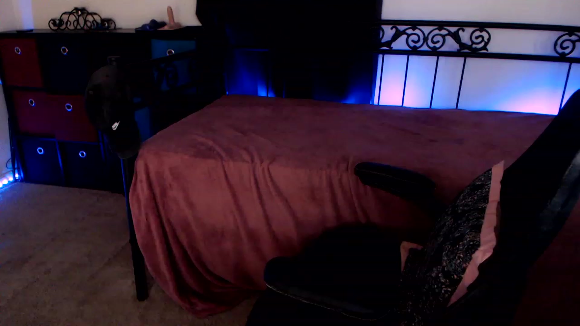Gallery image thumbnail from SouthernSkye's myfreecams stream on, 05/25/2023, 05:53 image 12 of 20