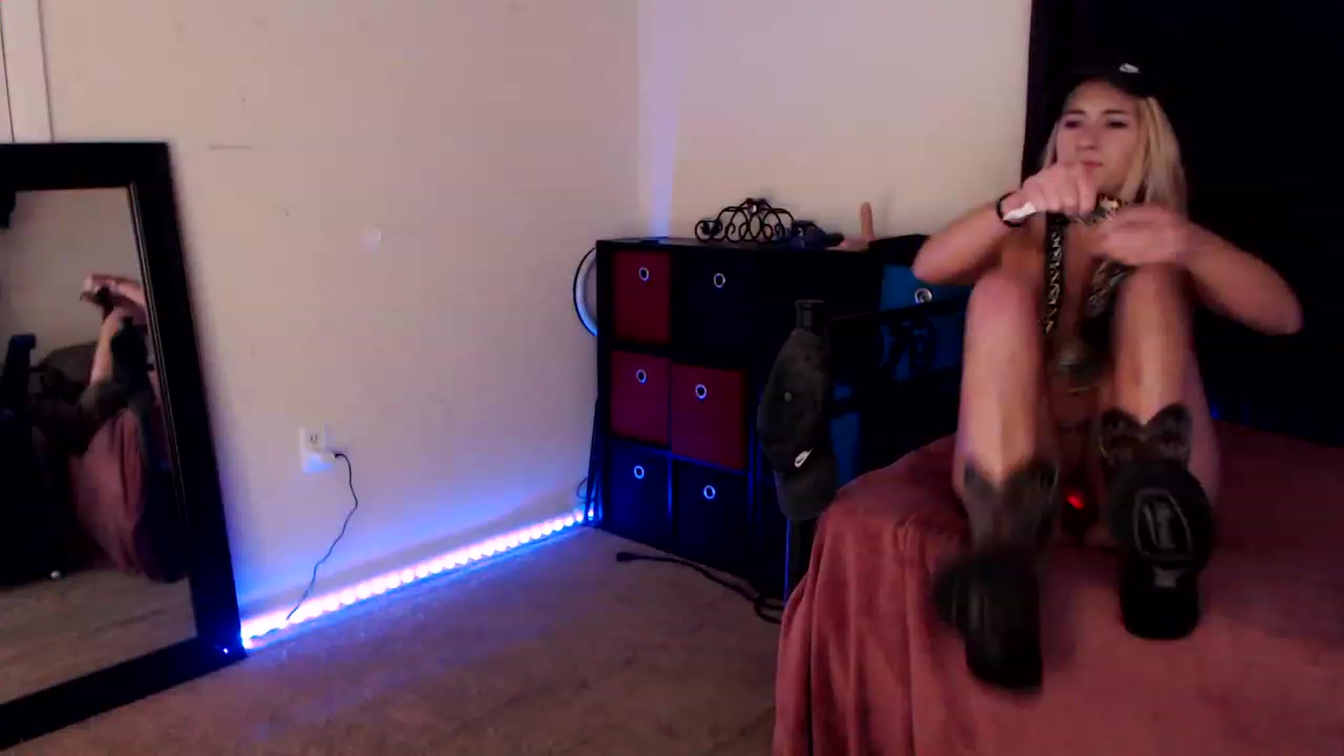 Gallery image thumbnail from SouthernSkye's myfreecams stream on, 05/27/2023, 08:29 image 2 of 20