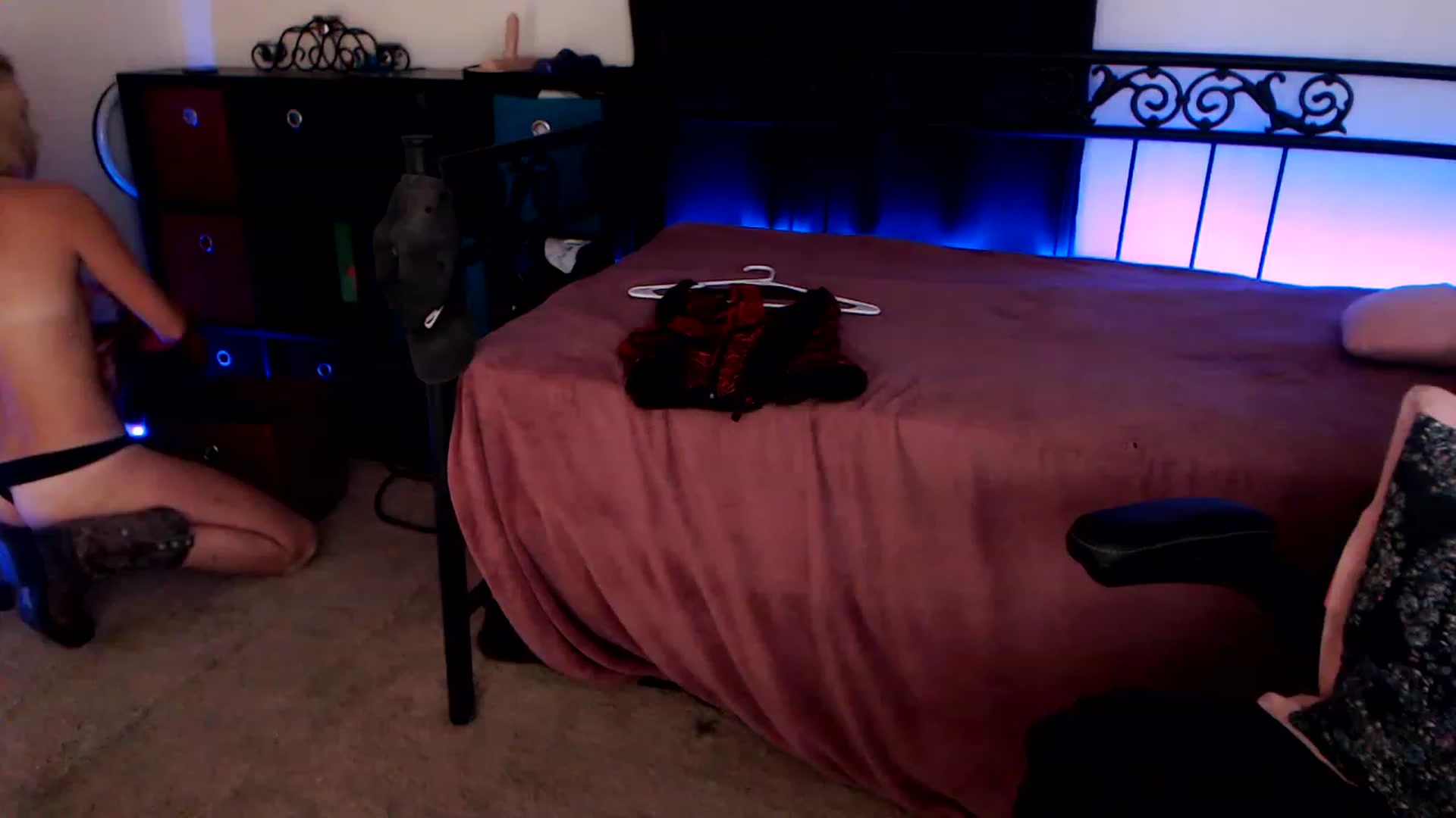 Gallery image thumbnail from SouthernSkye's myfreecams stream on, 06/02/2023, 07:51 image 15 of 20