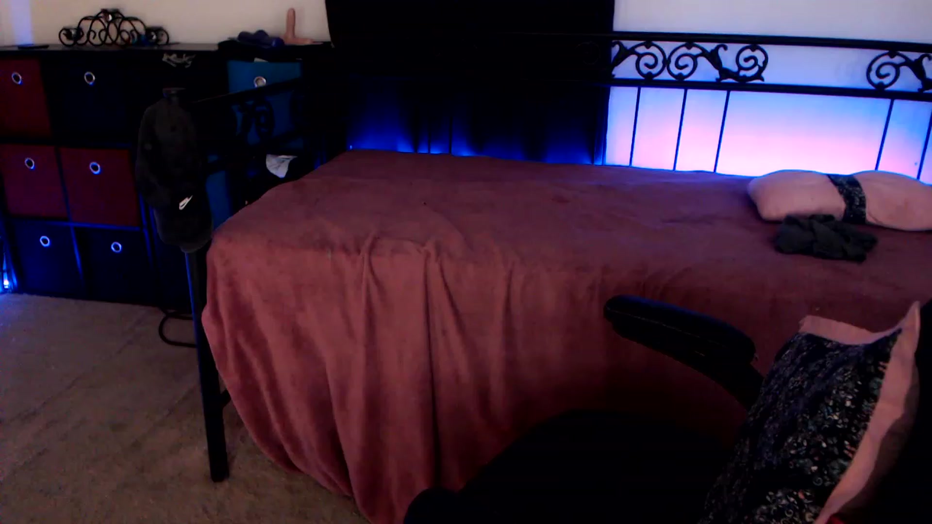 Gallery image thumbnail from SouthernSkye's myfreecams stream on, 06/03/2023, 05:38 image 18 of 20