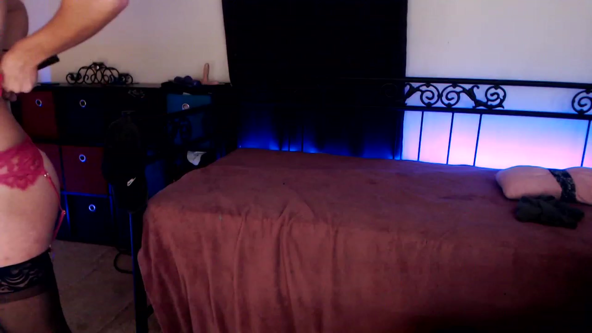Gallery image thumbnail from SouthernSkye's myfreecams stream on, 06/03/2023, 05:38 image 2 of 20