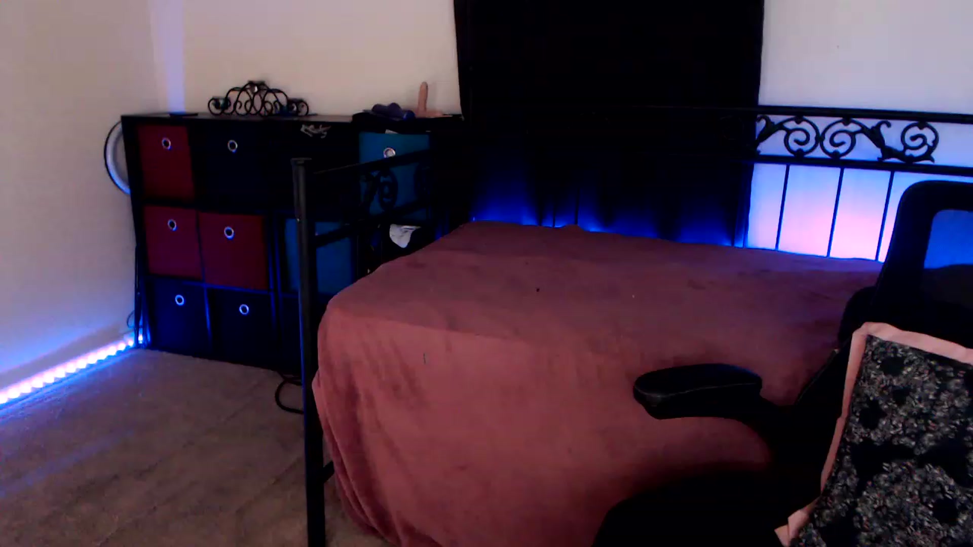Gallery image thumbnail from SouthernSkye's myfreecams stream on, 06/03/2023, 07:47 image 16 of 20