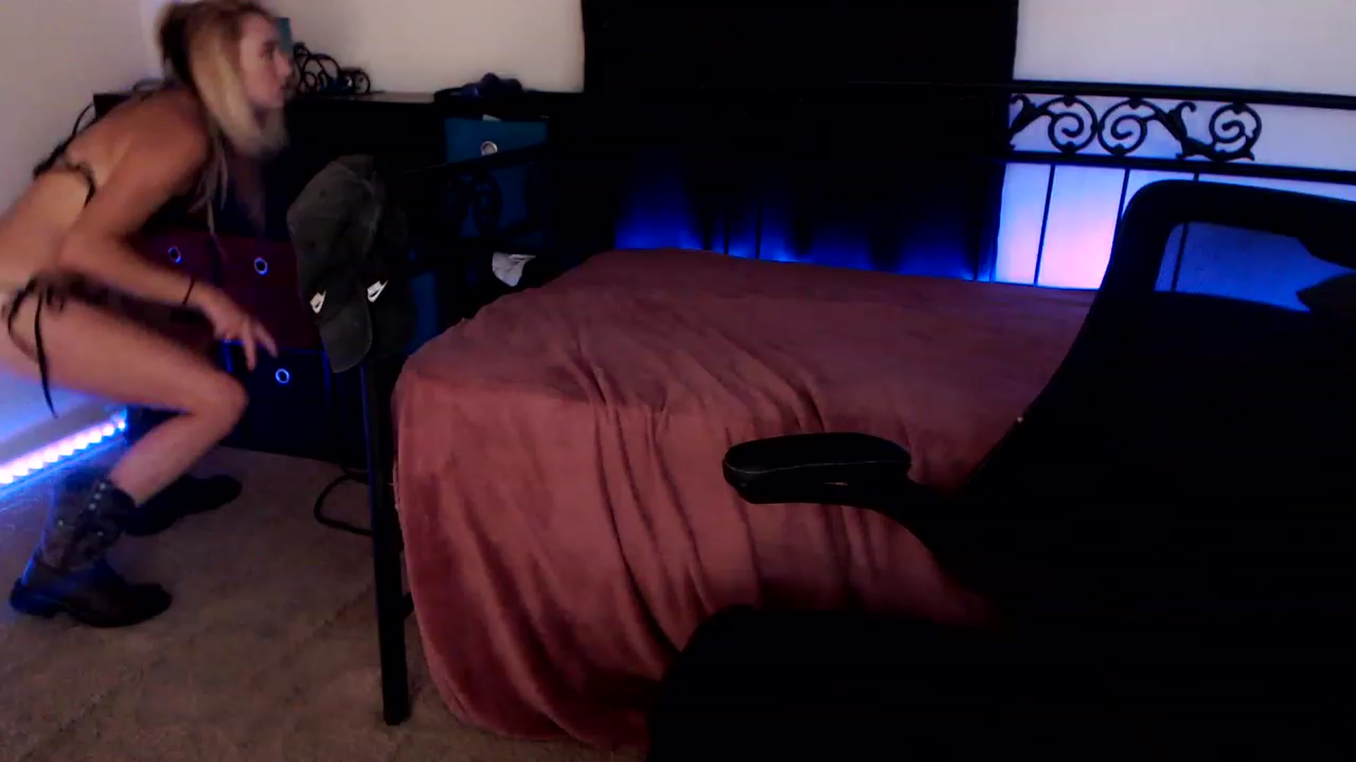 Gallery image thumbnail from SouthernSkye's myfreecams stream on, 06/04/2023, 06:57 image 1 of 20