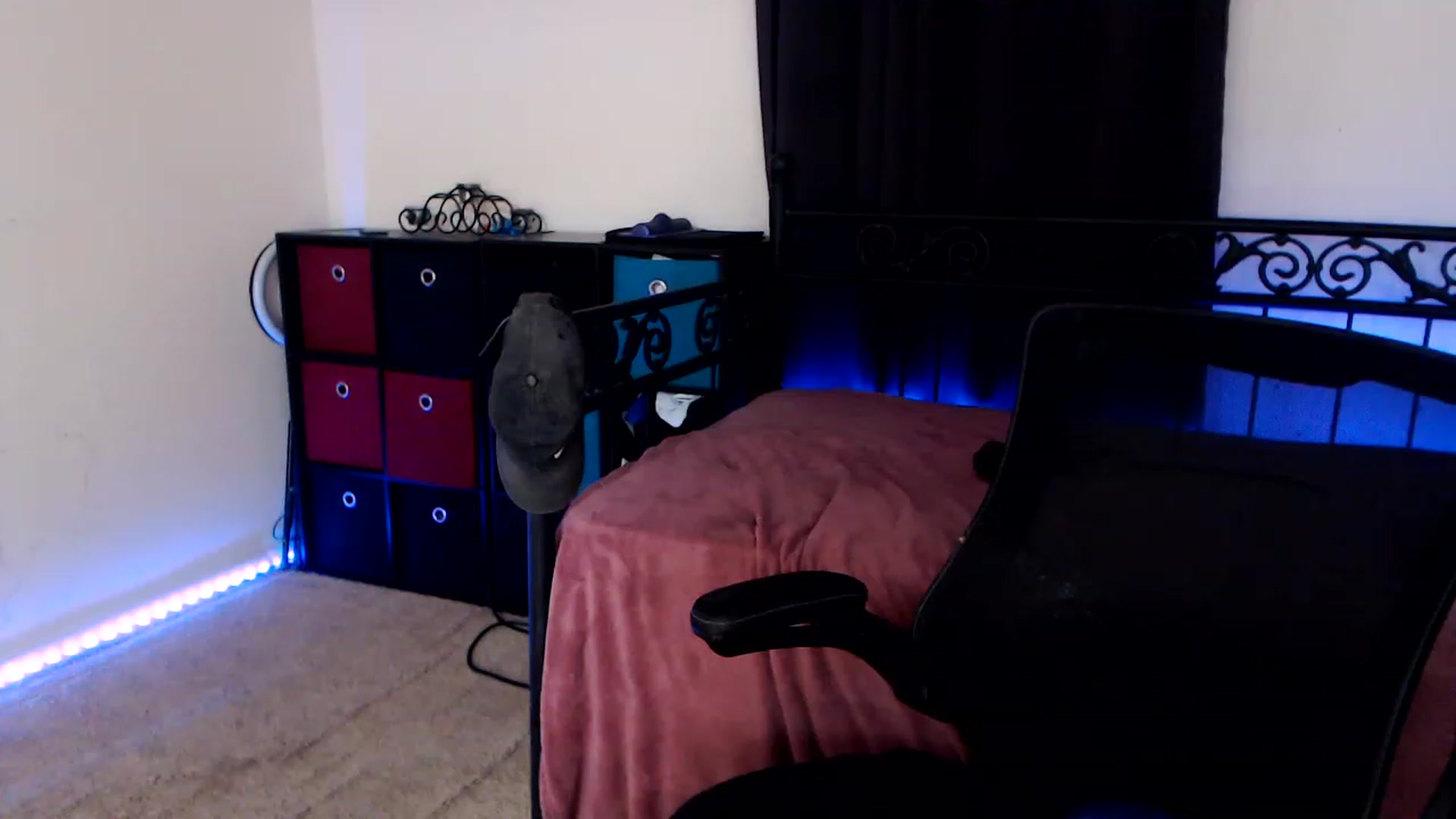 Gallery image thumbnail from SouthernSkye's myfreecams stream on, 06/04/2023, 06:57 image 15 of 20