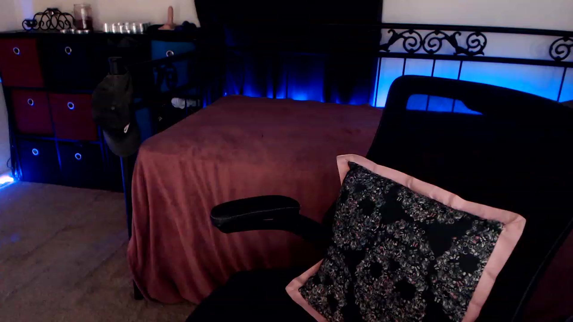 Gallery image thumbnail from SouthernSkye's myfreecams stream on, 06/27/2023, 06:28 image 5 of 20