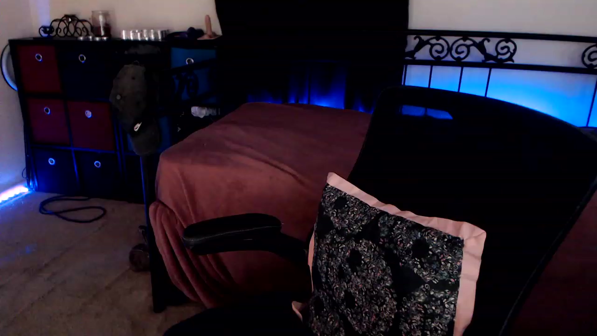 Gallery image thumbnail from SouthernSkye's myfreecams stream on, 06/28/2023, 06:53 image 7 of 20