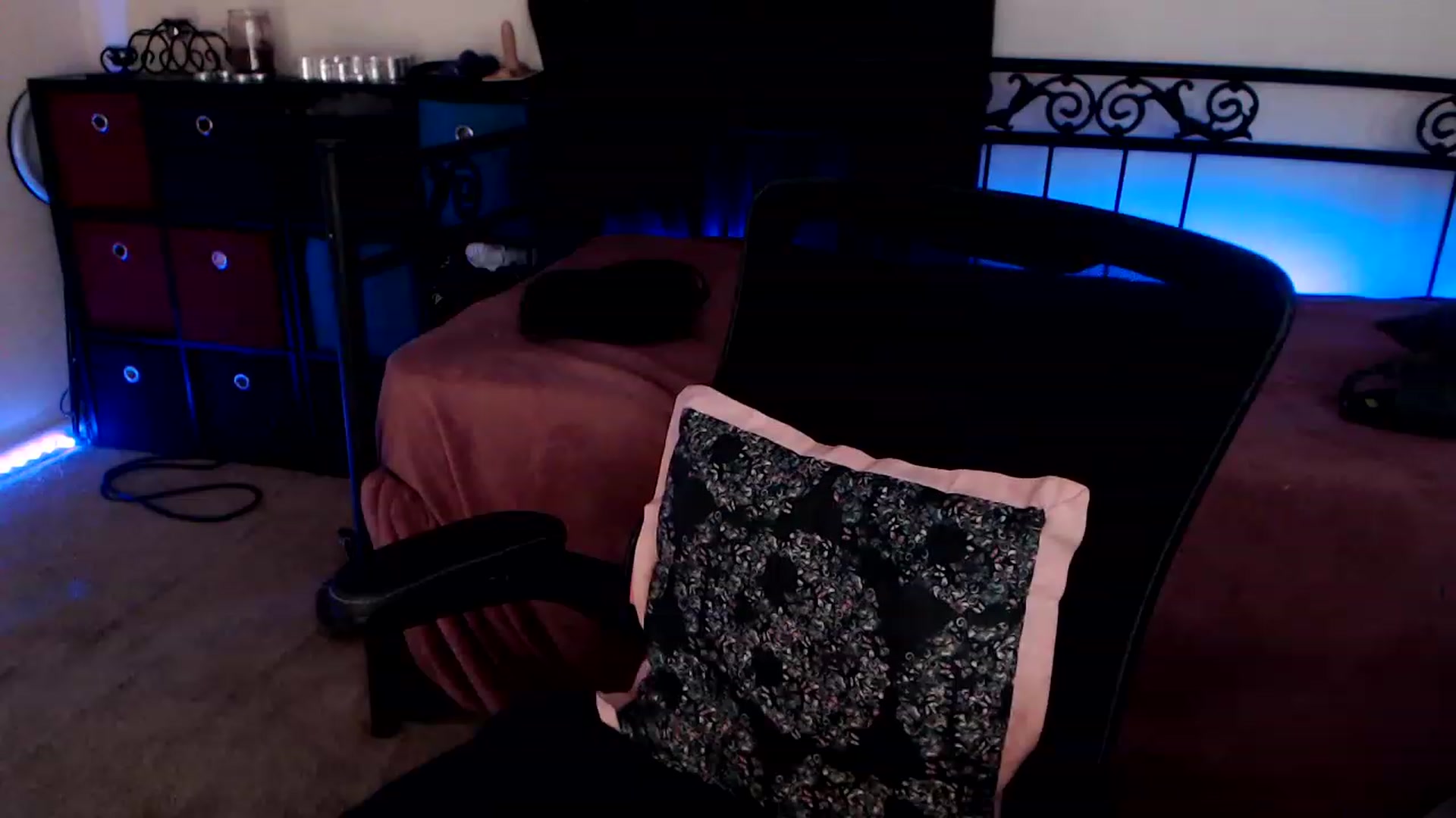 Gallery image thumbnail from SouthernSkye's myfreecams stream on, 06/28/2023, 06:53 image 13 of 20