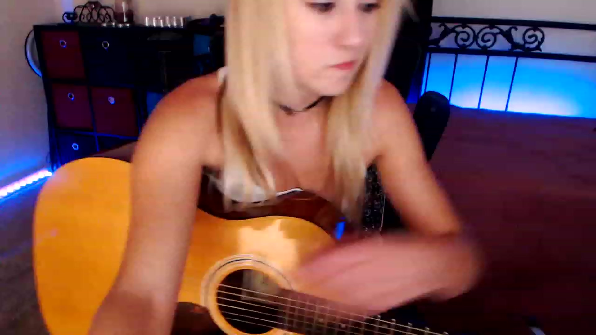 Gallery image thumbnail from SouthernSkye's myfreecams stream on, 06/28/2023, 08:12 image 18 of 20