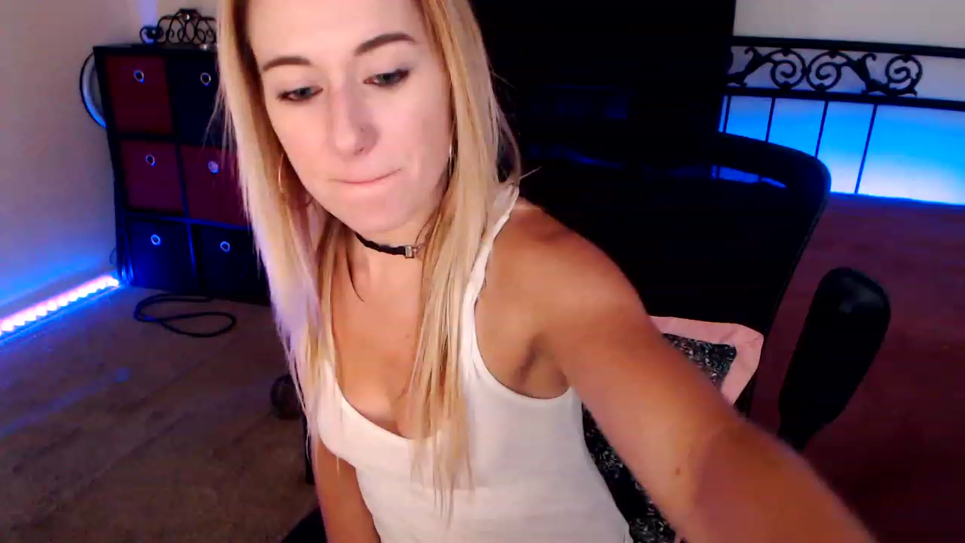 Gallery image thumbnail from SouthernSkye's myfreecams stream on, 06/28/2023, 08:12 image 13 of 20