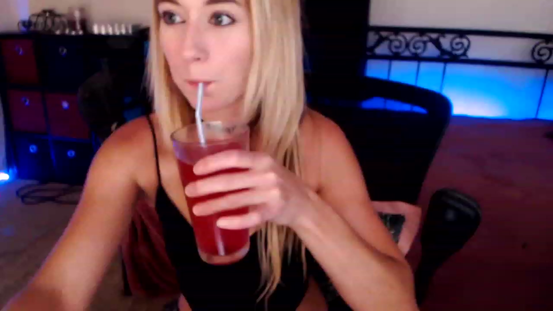 Gallery image thumbnail from SouthernSkye's myfreecams stream on, 06/30/2023, 05:54 image 7 of 20