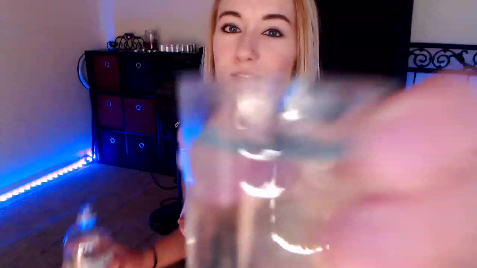 Gallery image thumbnail from SouthernSkye's myfreecams stream on, 07/12/2023, 06:02 image 4 of 20