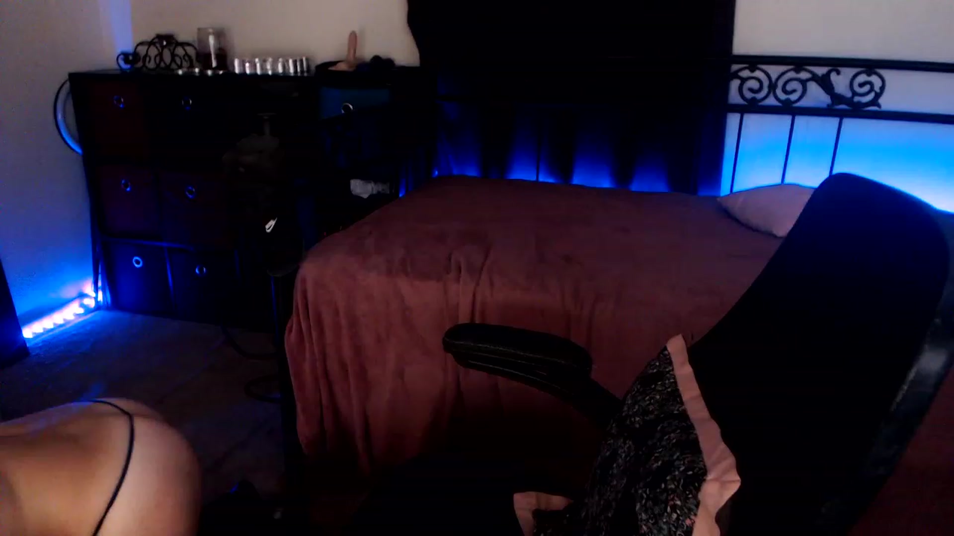 Gallery image thumbnail from SouthernSkye's myfreecams stream on, 07/12/2023, 06:02 image 7 of 20