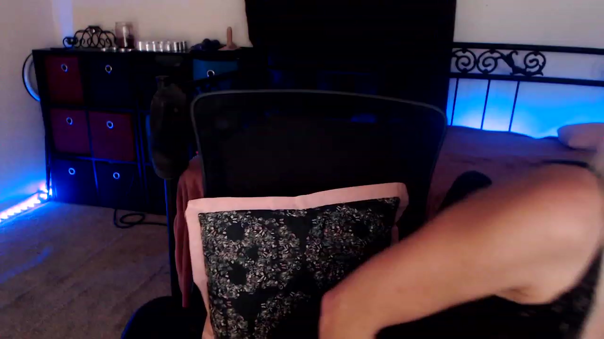 Gallery image thumbnail from SouthernSkye's myfreecams stream on, 07/14/2023, 07:48 image 5 of 20