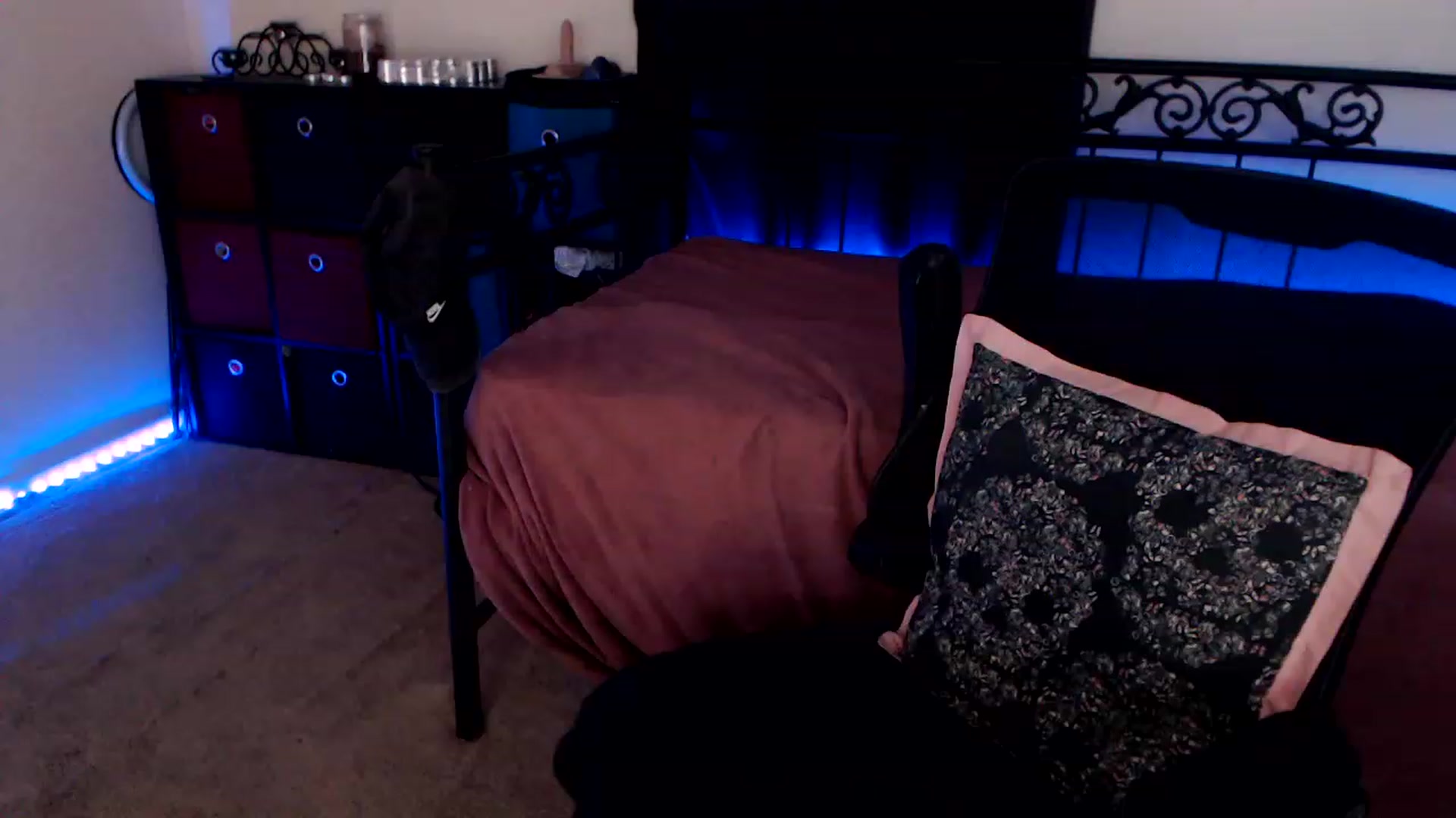 Gallery image thumbnail from SouthernSkye's myfreecams stream on, 07/26/2023, 07:39 image 8 of 20