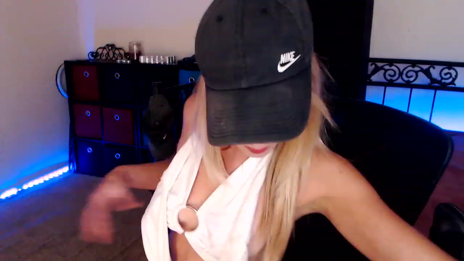 Gallery image thumbnail from SouthernSkye's myfreecams stream on, 07/27/2023, 06:58 image 4 of 20