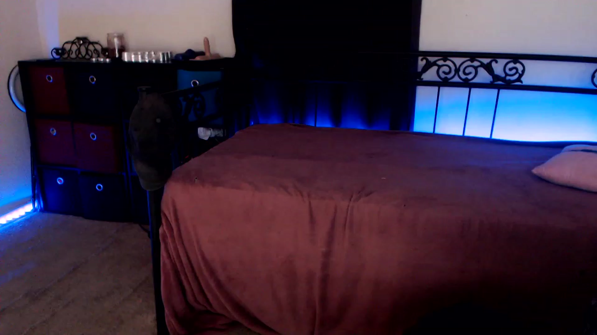 Gallery image thumbnail from SouthernSkye's myfreecams stream on, 07/28/2023, 04:47 image 7 of 20