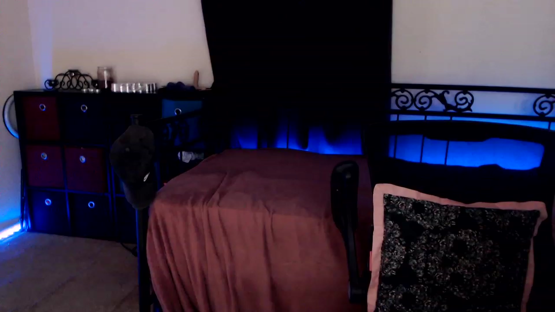 Gallery image thumbnail from SouthernSkye's myfreecams stream on, 08/01/2023, 05:45 image 7 of 20