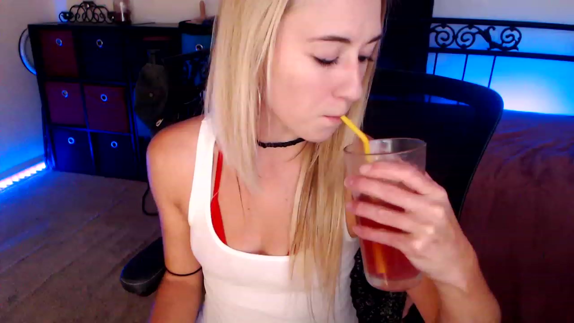 Gallery image thumbnail from SouthernSkye's myfreecams stream on, 08/06/2023, 06:55 image 3 of 20