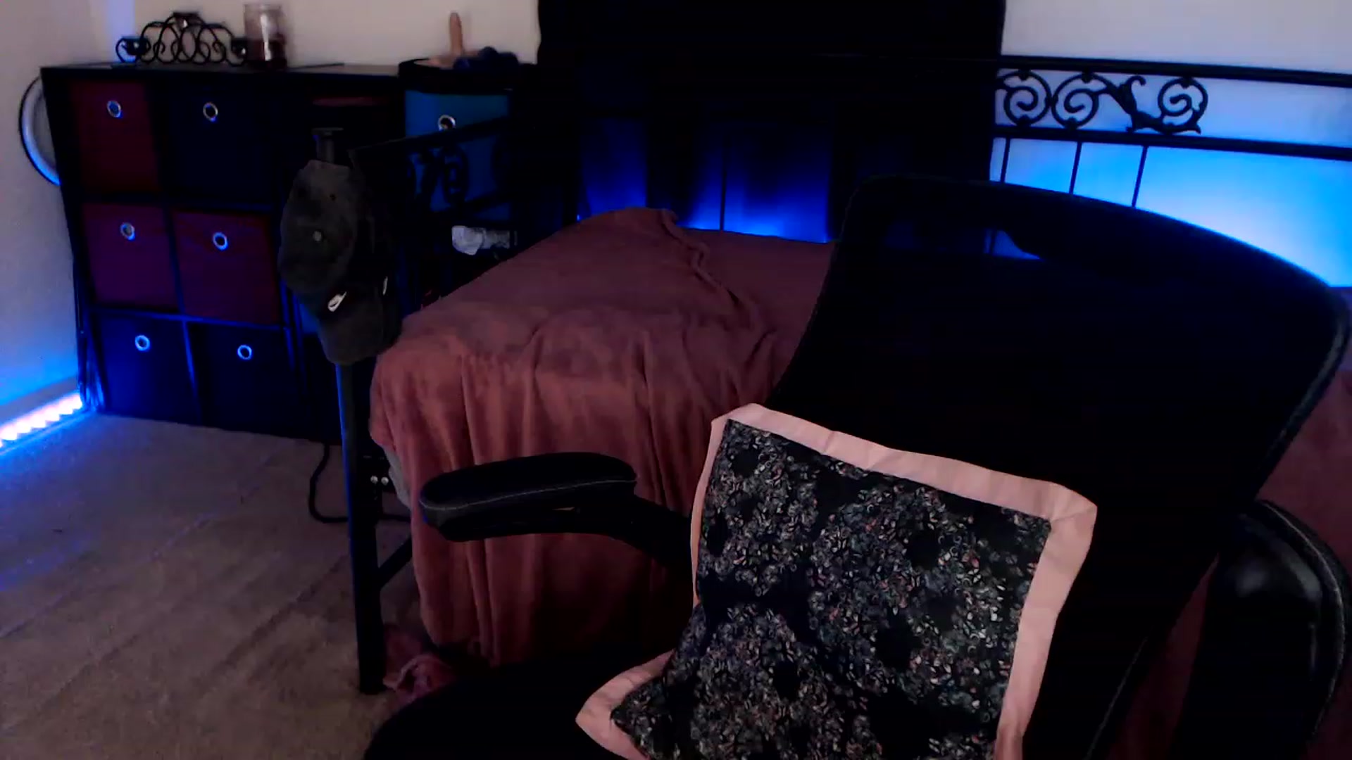 Gallery image thumbnail from SouthernSkye's myfreecams stream on, 08/06/2023, 06:55 image 14 of 20