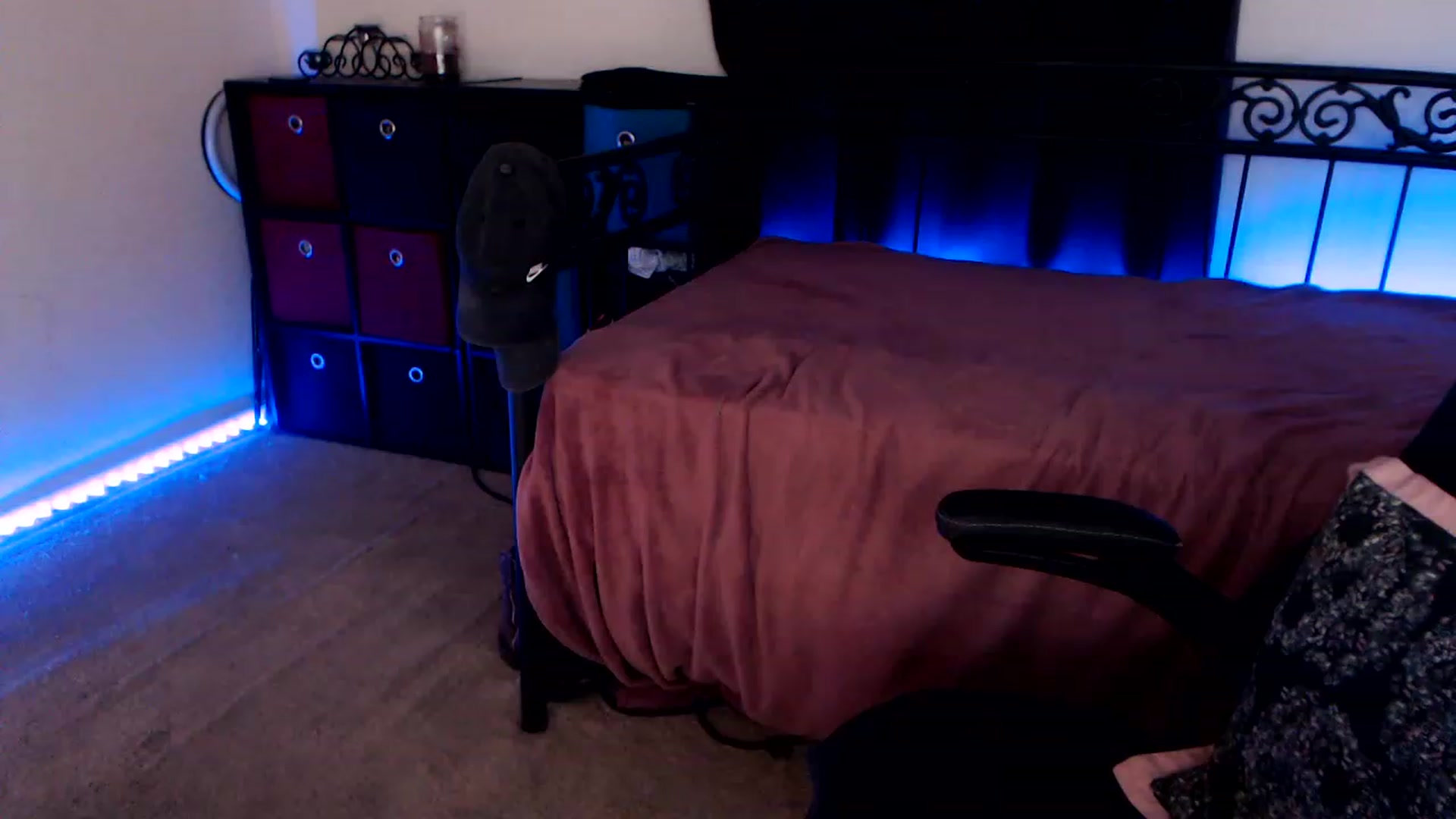 Gallery image thumbnail from SouthernSkye's myfreecams stream on, 08/10/2023, 06:05 image 14 of 20