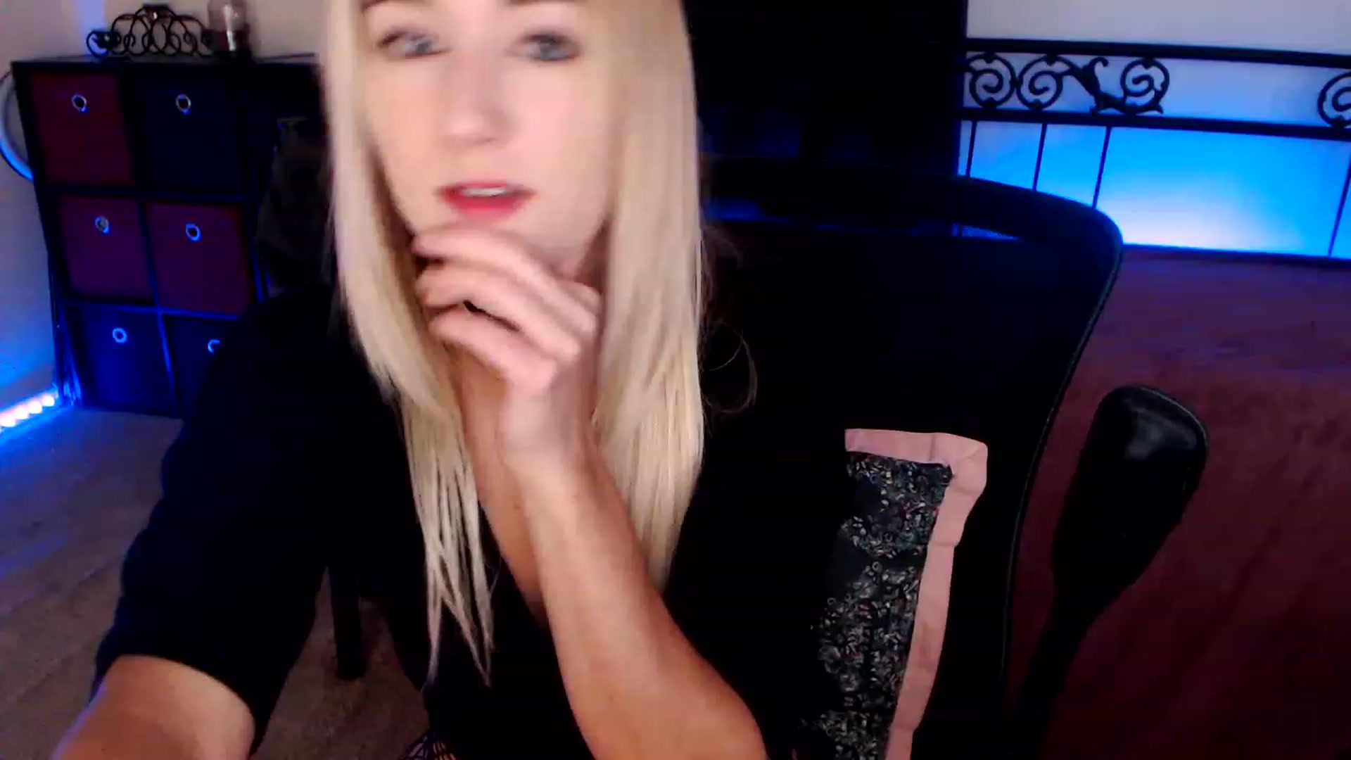 Gallery image thumbnail from SouthernSkye's myfreecams stream on, 08/12/2023, 06:41 image 7 of 20