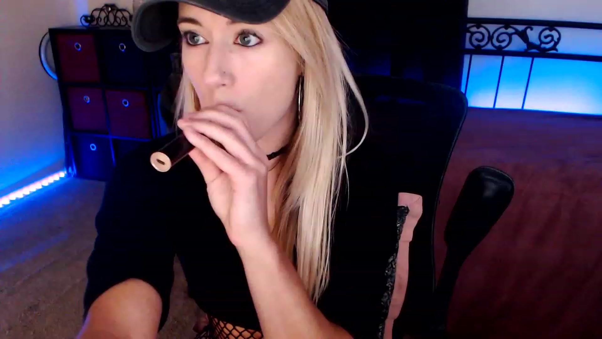 Gallery image thumbnail from SouthernSkye's myfreecams stream on, 08/12/2023, 06:41 image 14 of 20