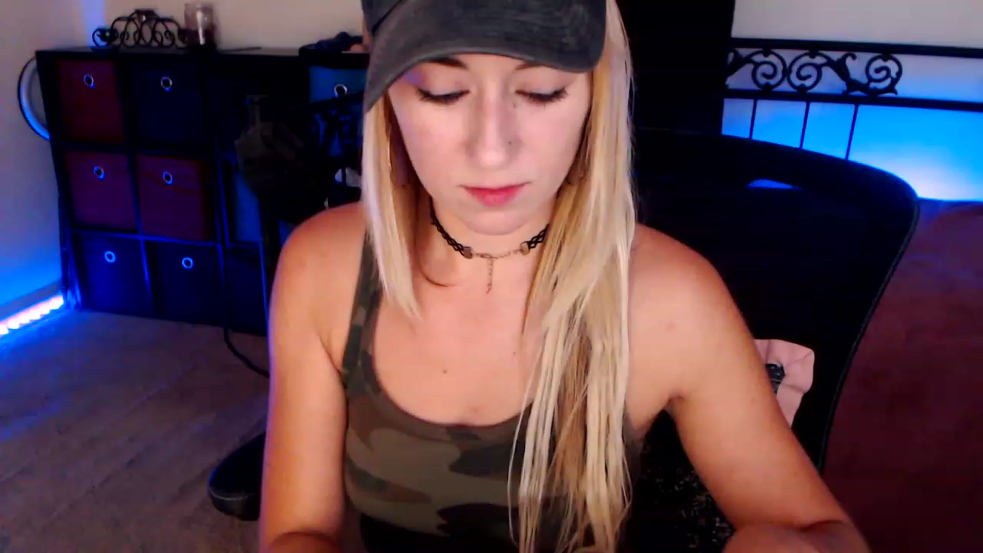 Gallery image thumbnail from SouthernSkye's myfreecams stream on, 08/17/2023, 06:47 image 12 of 20