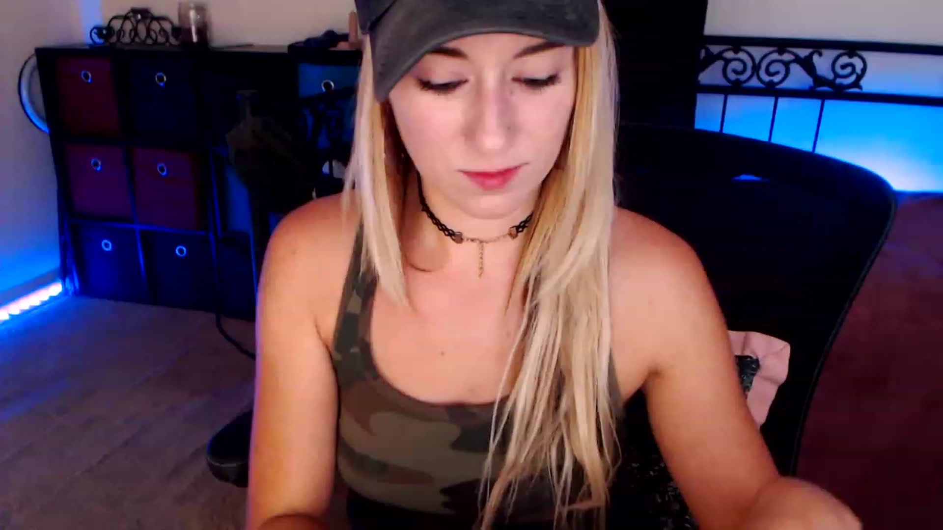 Gallery image thumbnail from SouthernSkye's myfreecams stream on, 08/17/2023, 06:47 image 13 of 20